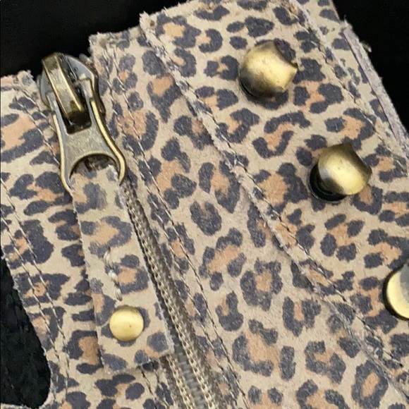 Urban elements OTBT’s are your favorite boots! - Picture 3 of 9